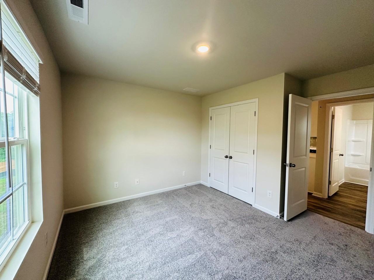 158 Brentwood Dr #1 - Photo 4 of 20