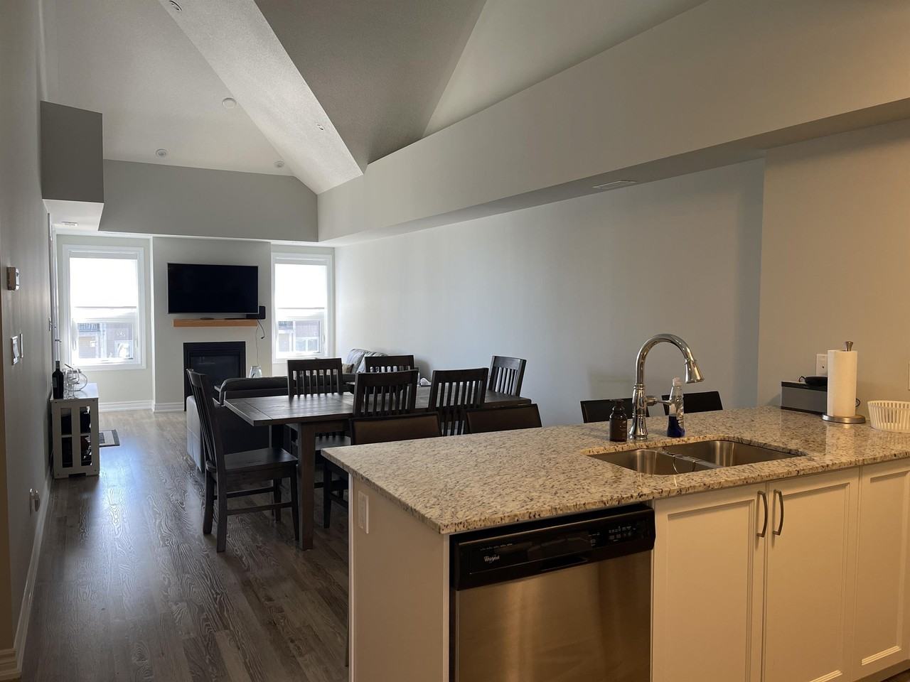 5 302-5 Anchorage Cres. #1 - Photo 2 of 11