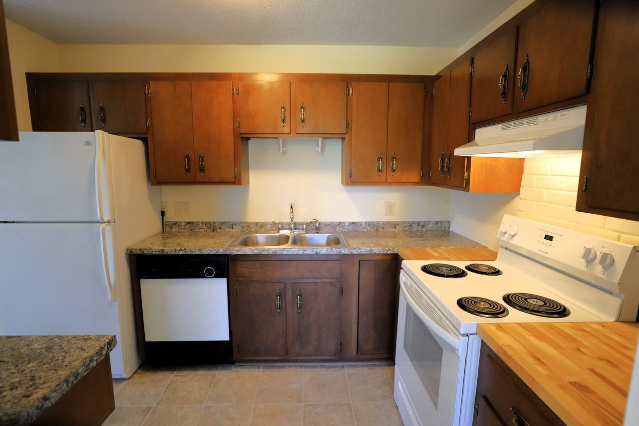 Parklawn Manor Apartments - Photo 3 of 18