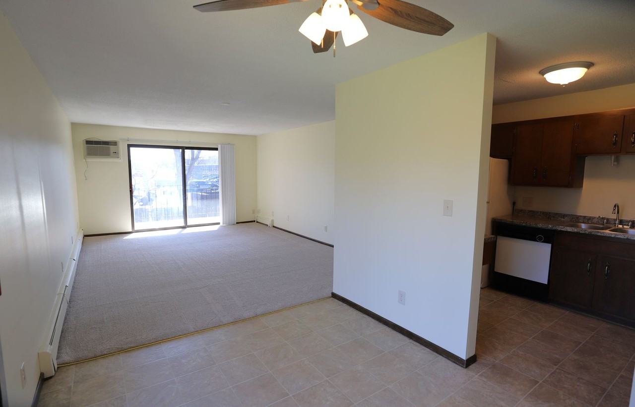 Parklawn Manor Apartments - Photo 7 of 18