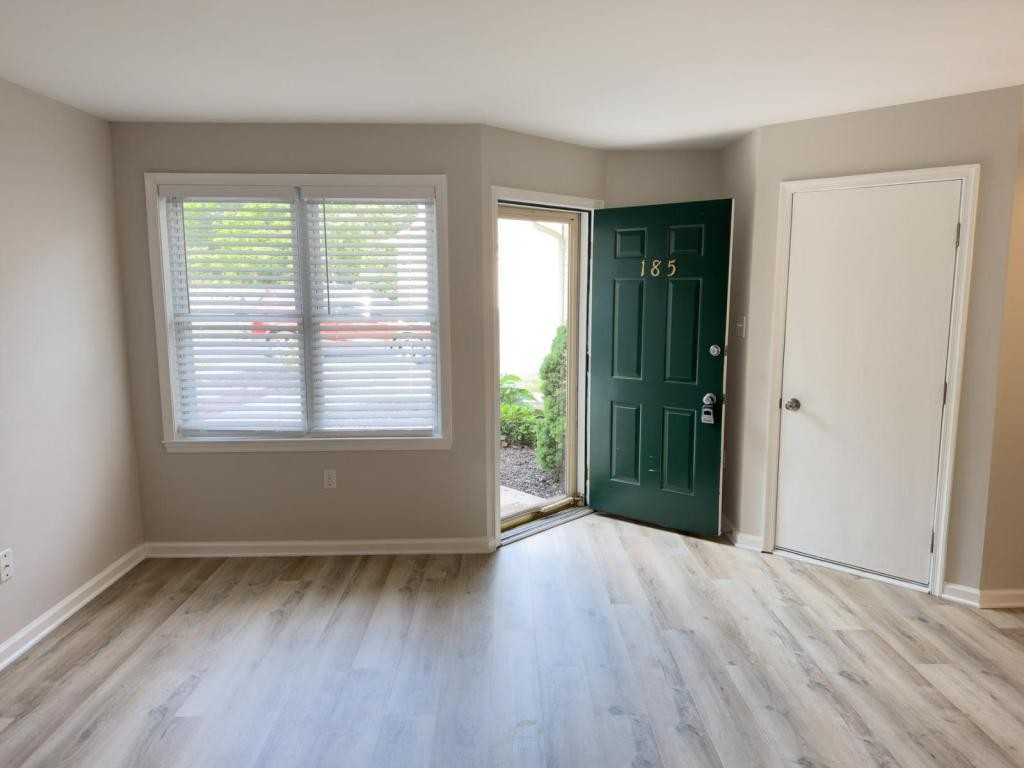 185 Lindfield Cir - Photo 3 of 23