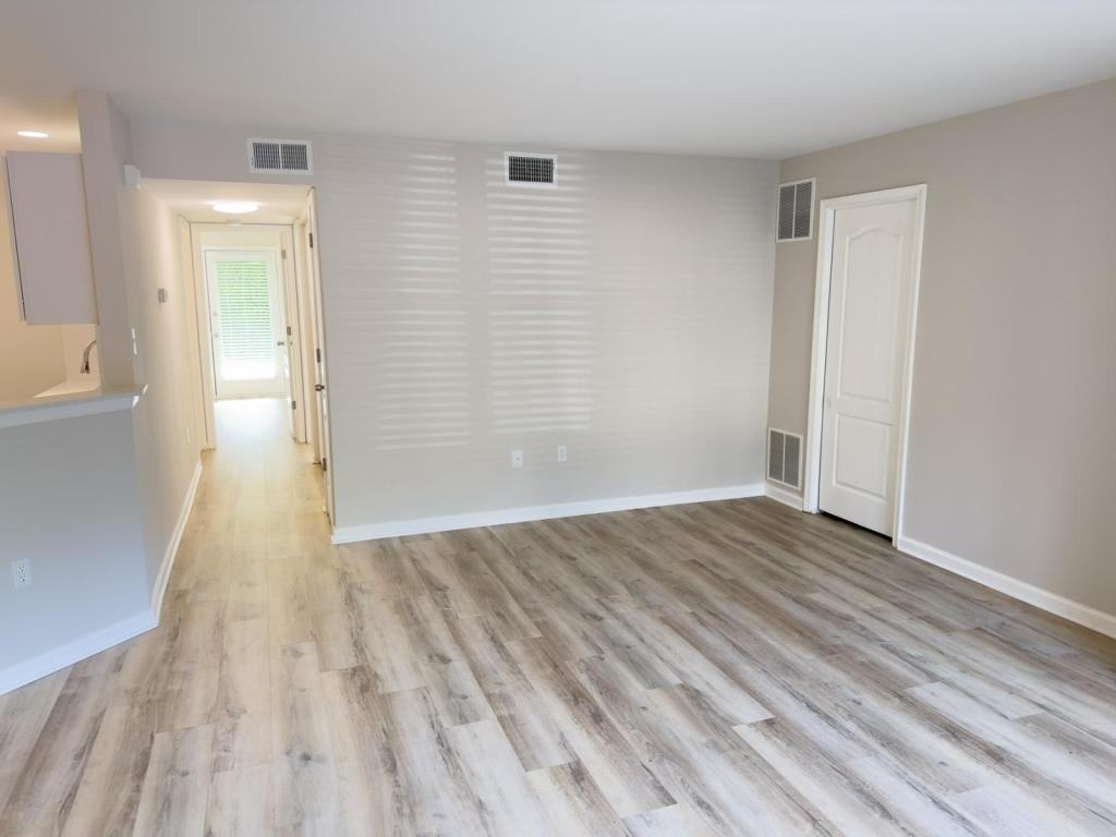 185 Lindfield Cir - Photo 4 of 23