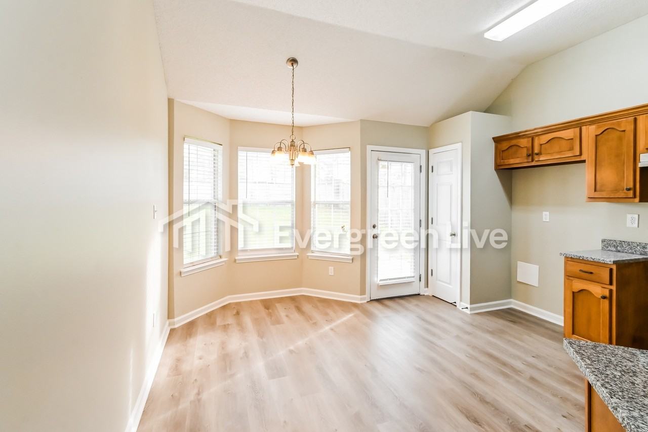 7864 Allen Ridge Ln - Photo 4 of 18