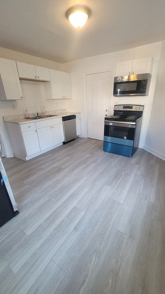 1020 Bolling St - Photo 3 of 13