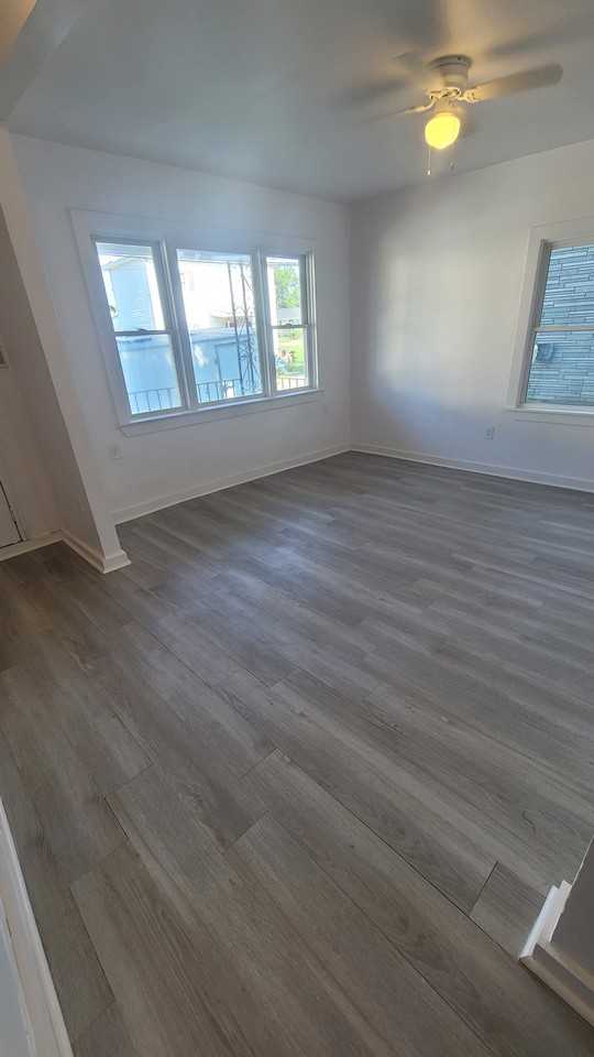 1020 Bolling St - Photo 7 of 13