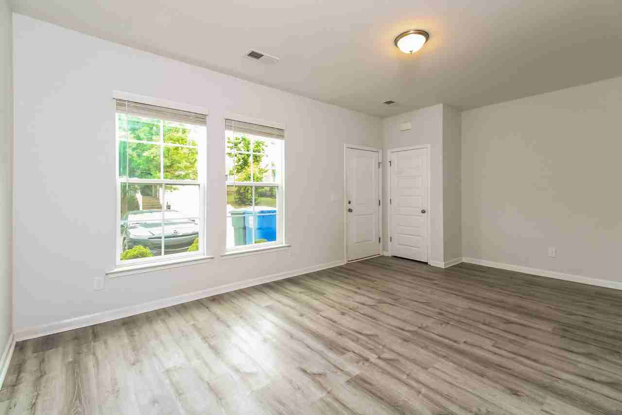 339 Northwood St - Photo 3 of 20