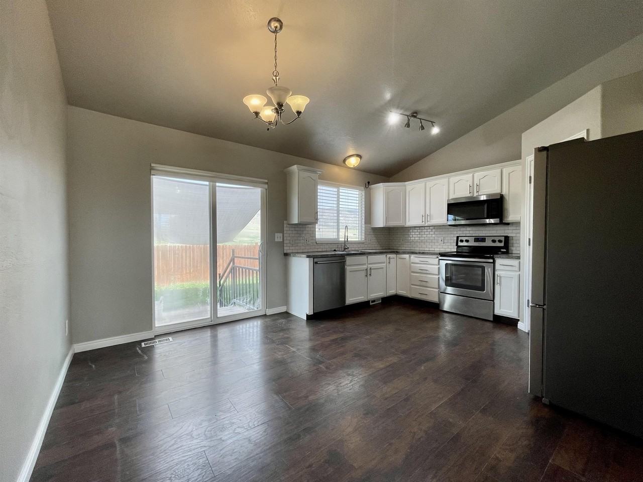 3566 N Easter Dr - Photo 6 of 26