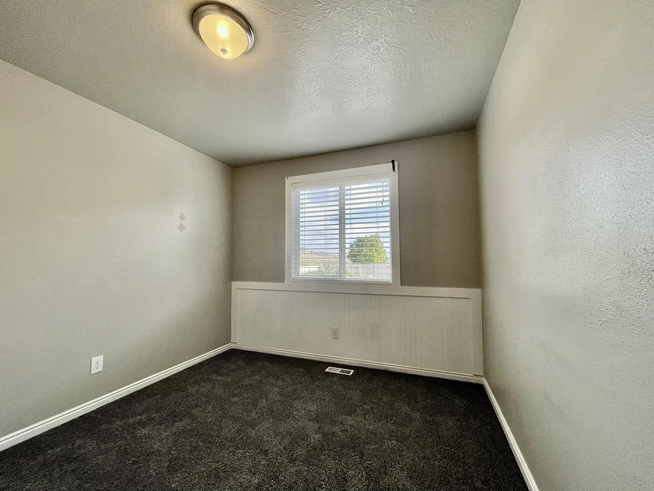 3566 N Easter Dr - Photo 3 of 26