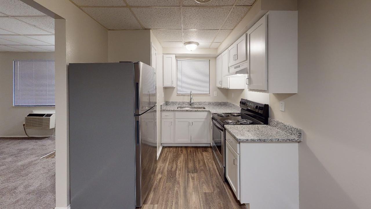 Hidden Pond Apartments - Photo 2 of 14