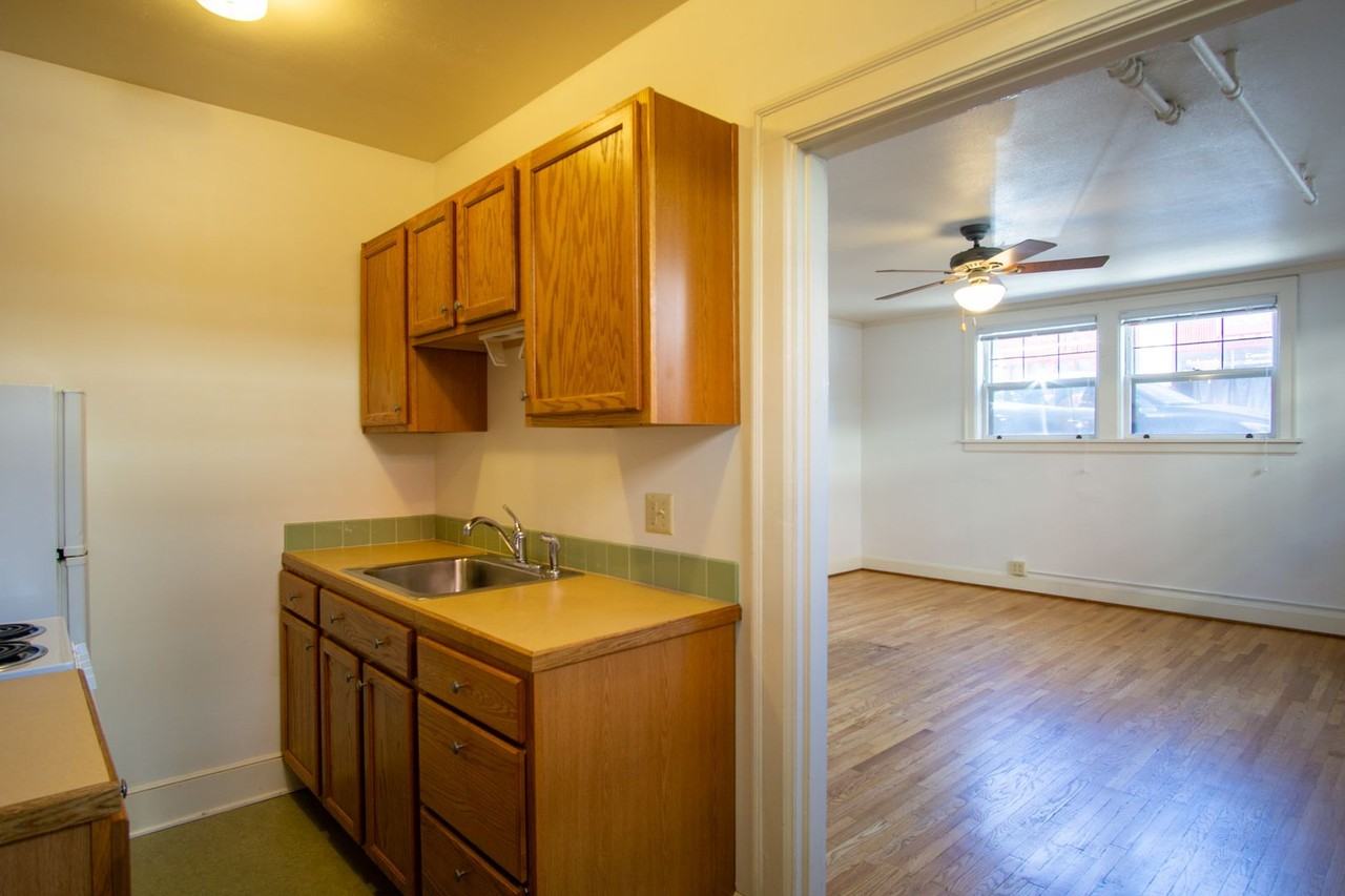 1634 Ne 41st Ave #16 - Photo 6 of 10