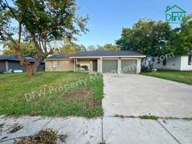 3316 Shorewood Dr - Photo 1 of 1