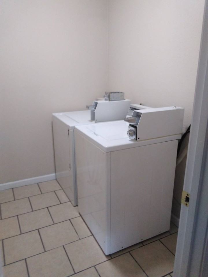 317 E Mill St - Photo 6 of 15