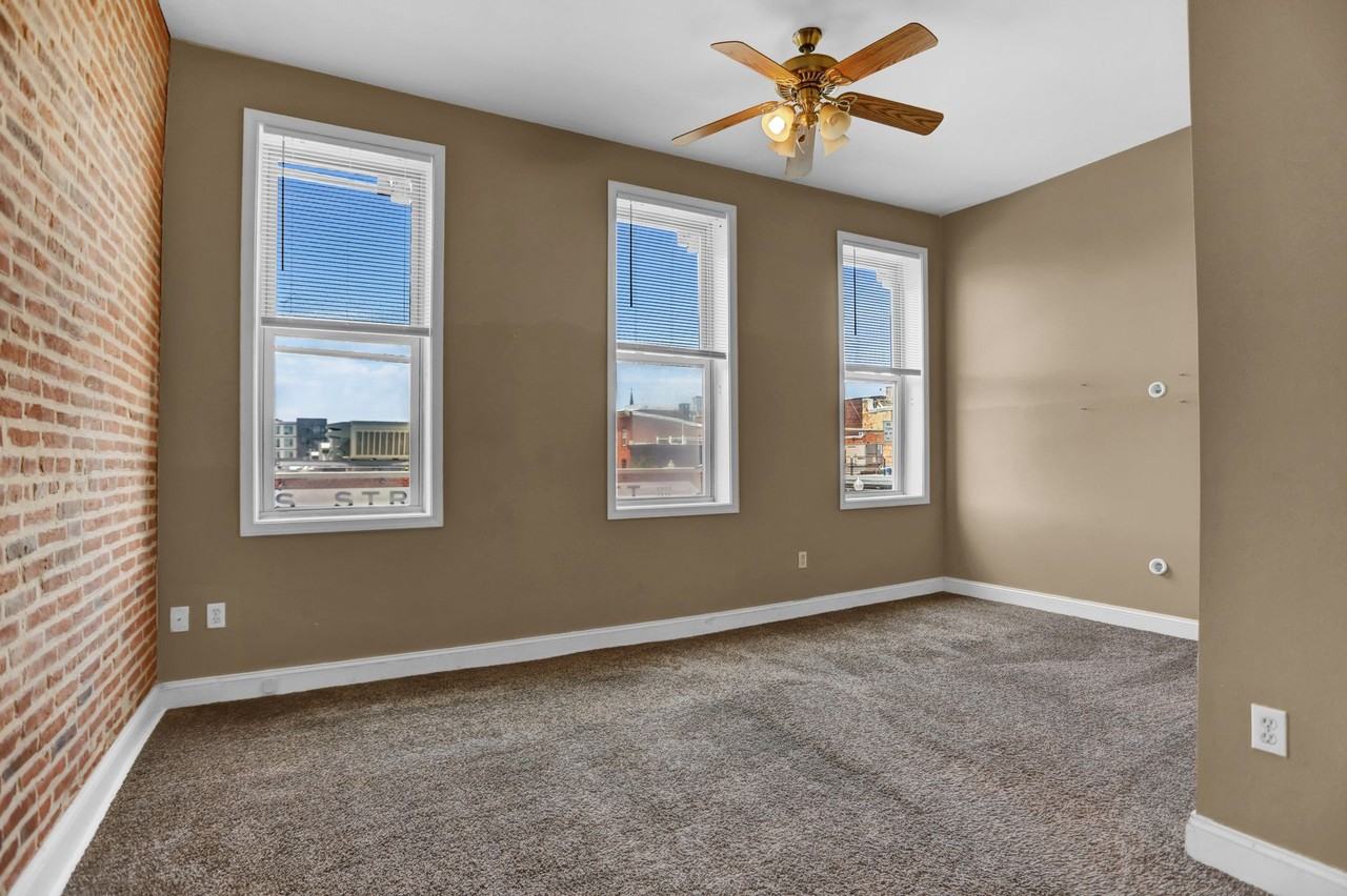 1103 Light St - Photo 2 of 14