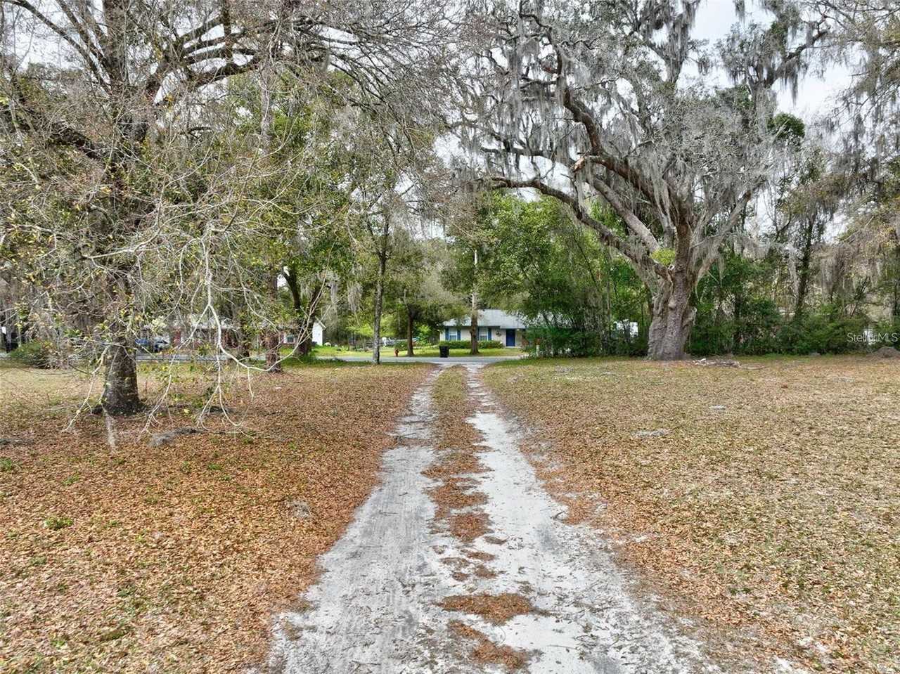 420 N Court St - Photo 2 of 26