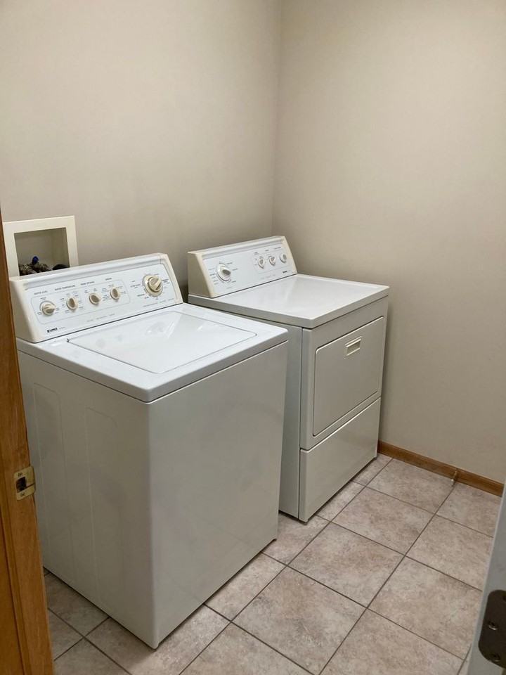 3200 S 79th St - Photo 6 of 21