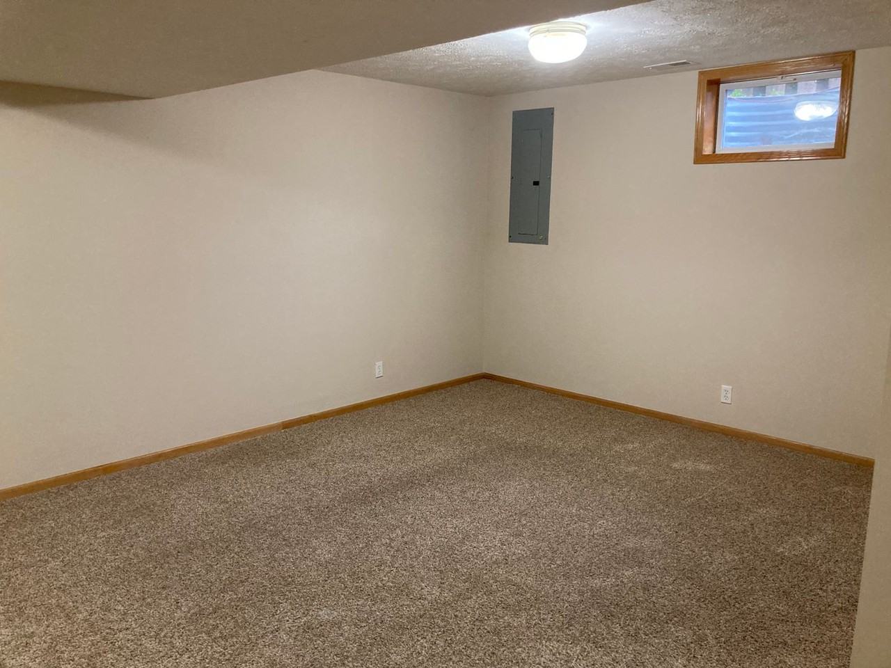 3200 S 79th St - Photo 5 of 21