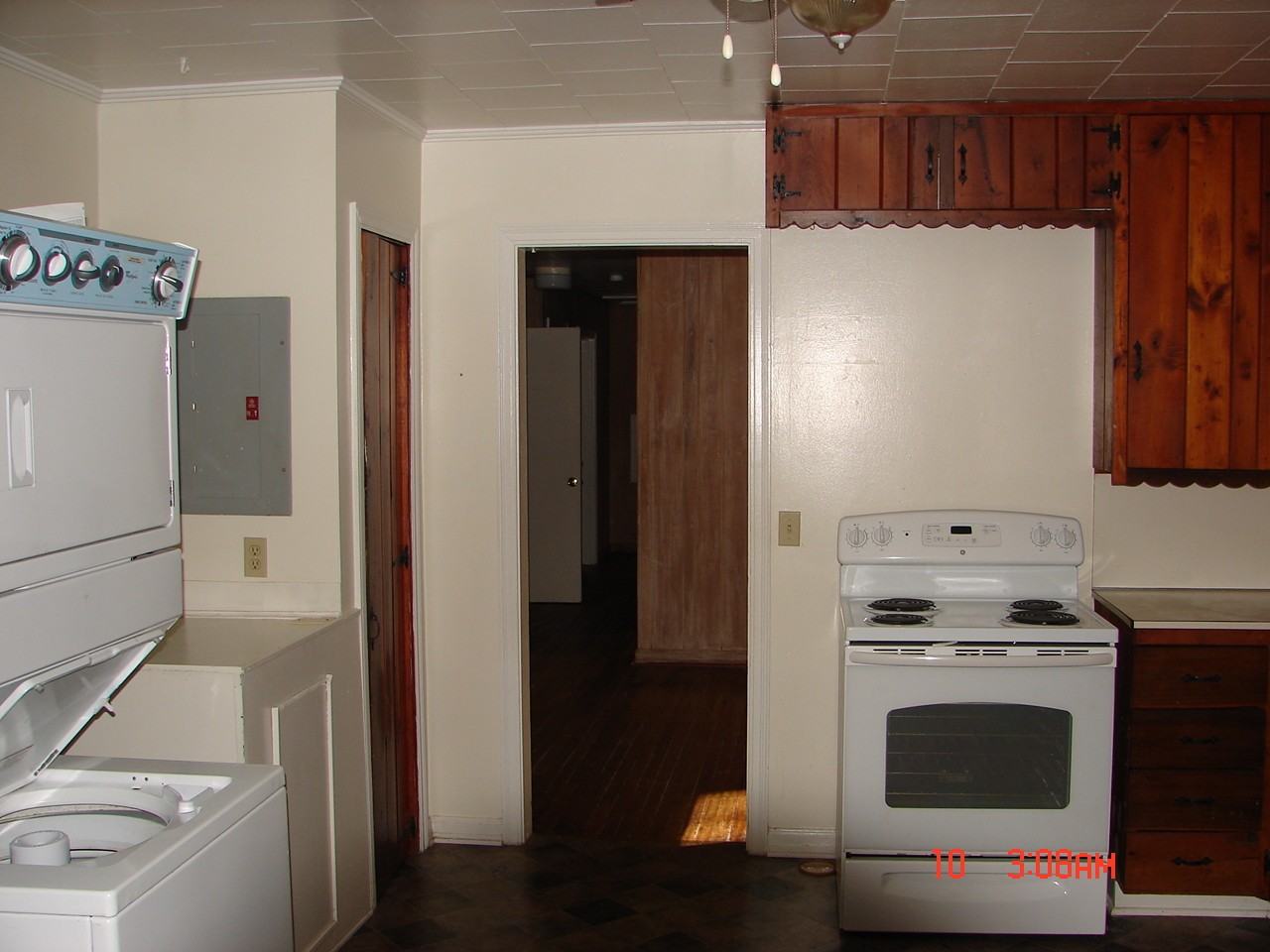 3059 2nd St - Photo 3 of 3