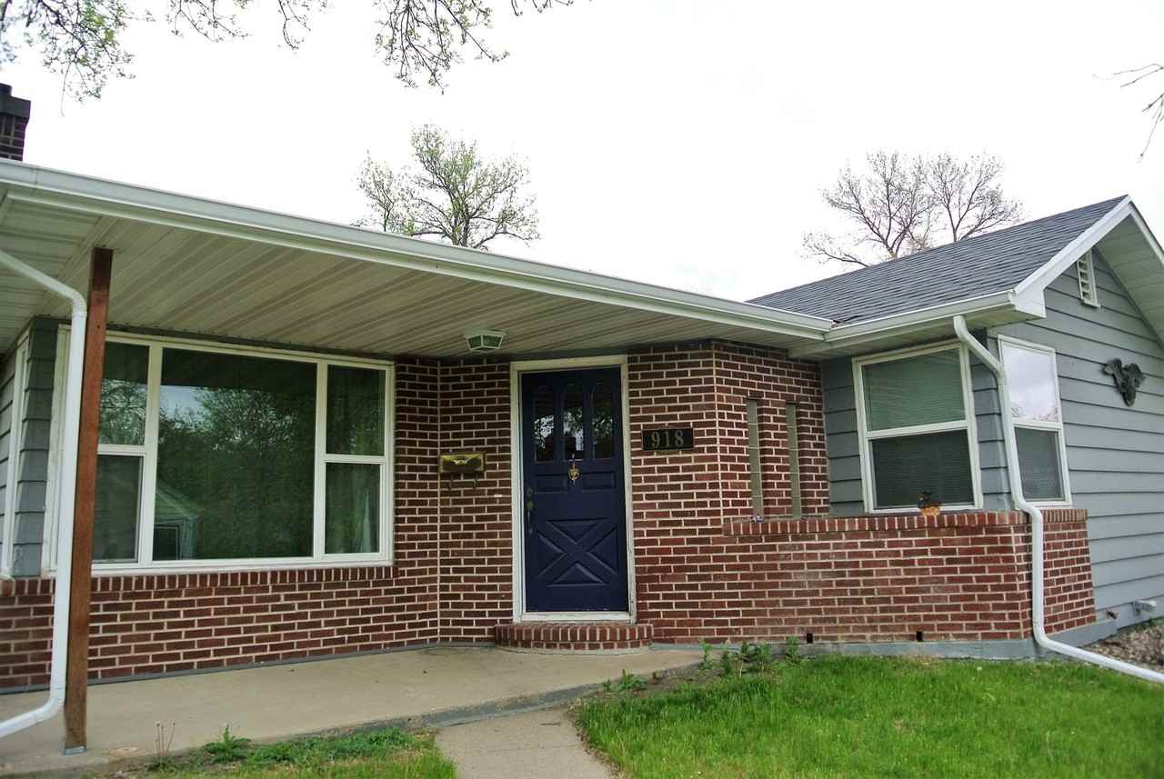 918 1st Ave Sw - Photo 2 of 15