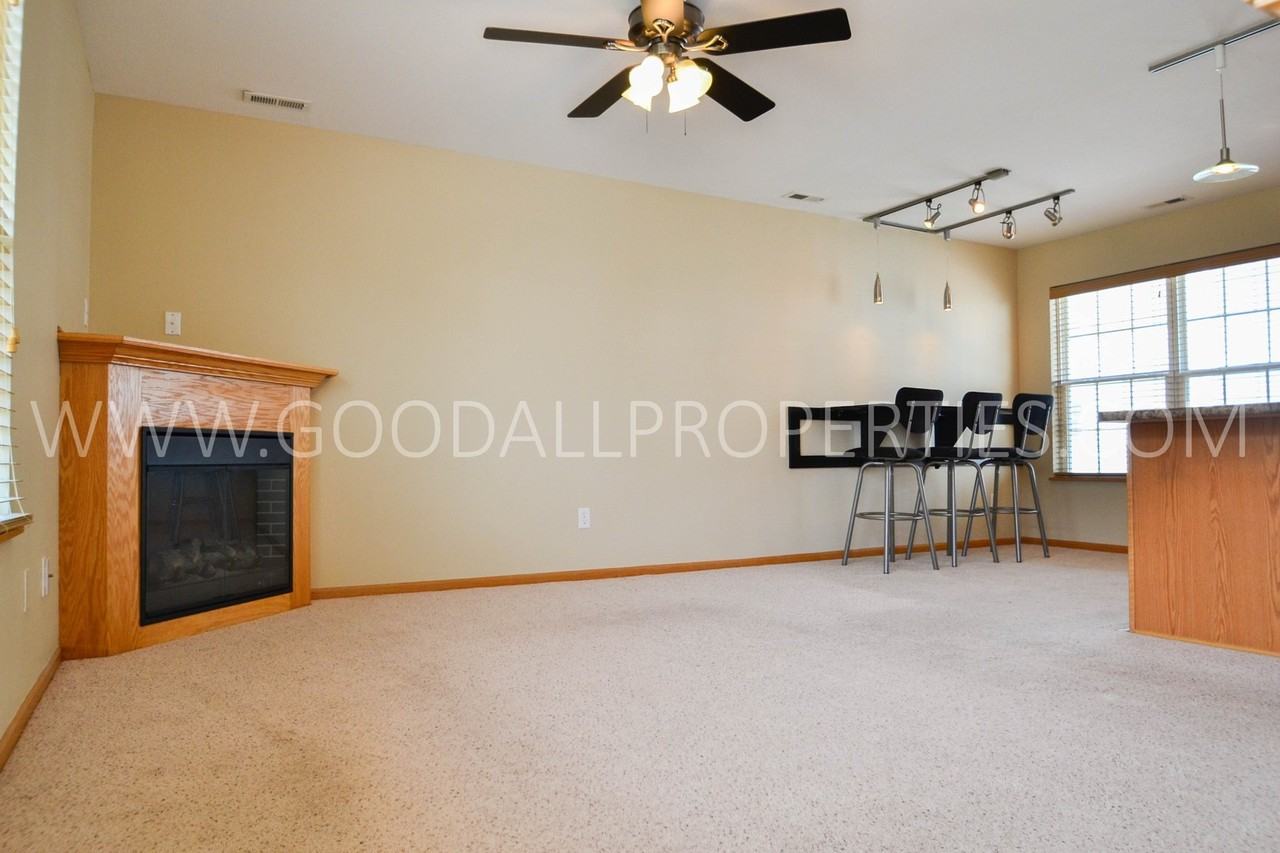 15221 Alpine Dr - Photo 5 of 13