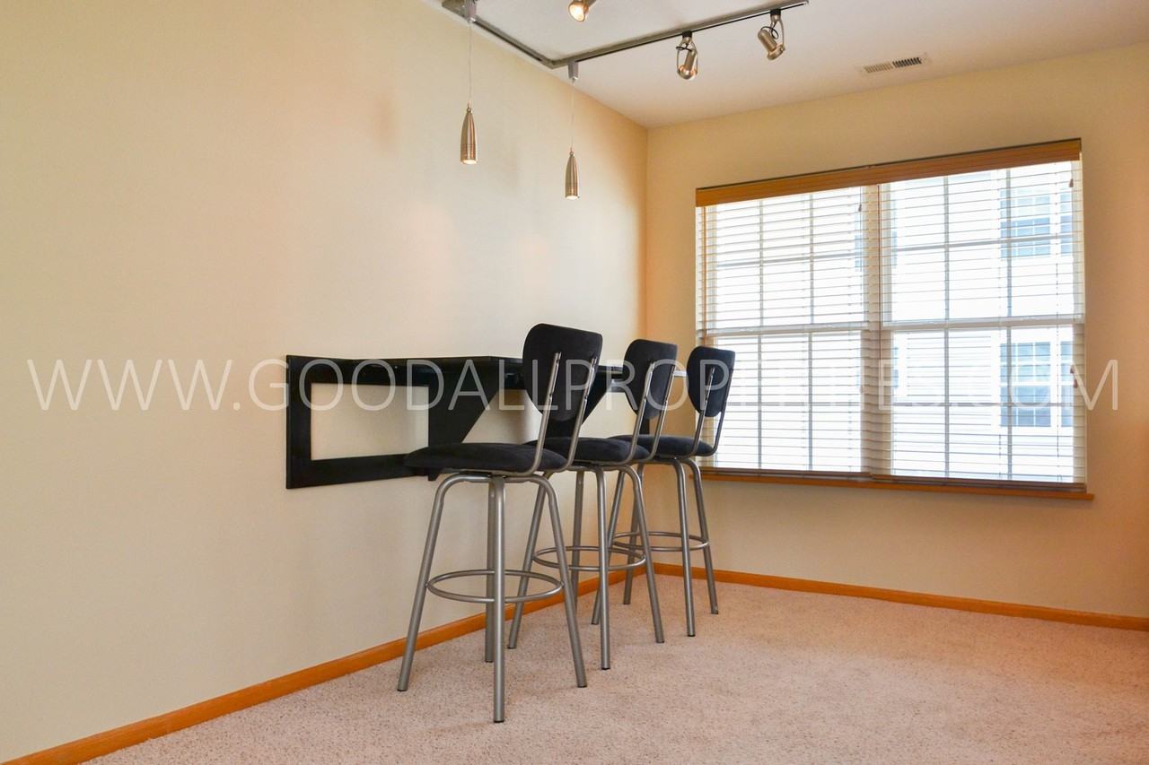 15221 Alpine Dr - Photo 6 of 13