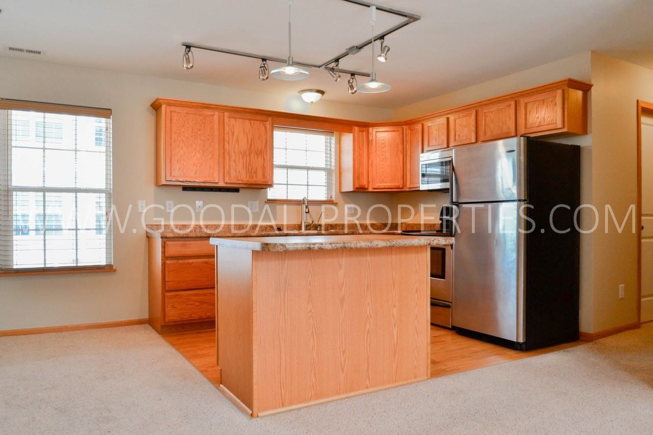 15221 Alpine Dr - Photo 4 of 13