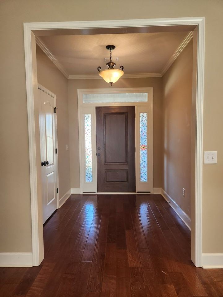 110 Dawson Ln - Photo 2 of 13