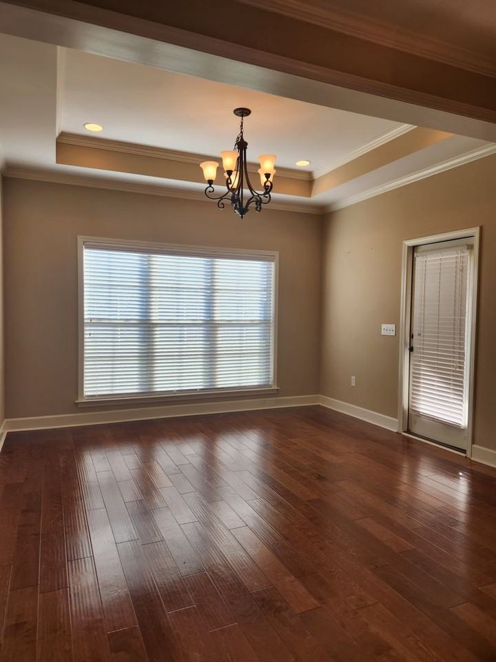 110 Dawson Ln - Photo 5 of 13