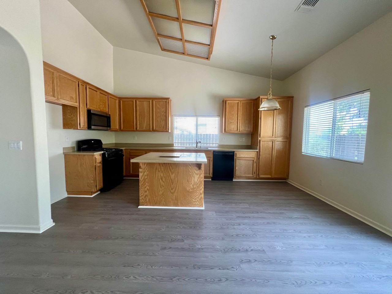 5900 Livorno Way - Photo 6 of 23
