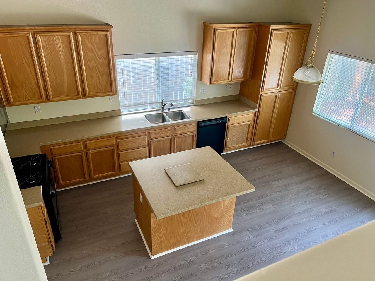 5900 Livorno Way - Photo 7 of 23