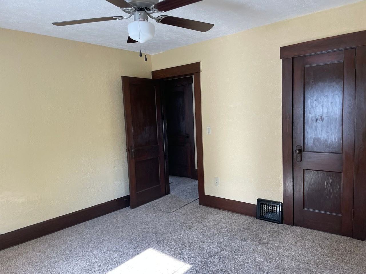 2318 Indiana Way Ne - Photo 3 of 18