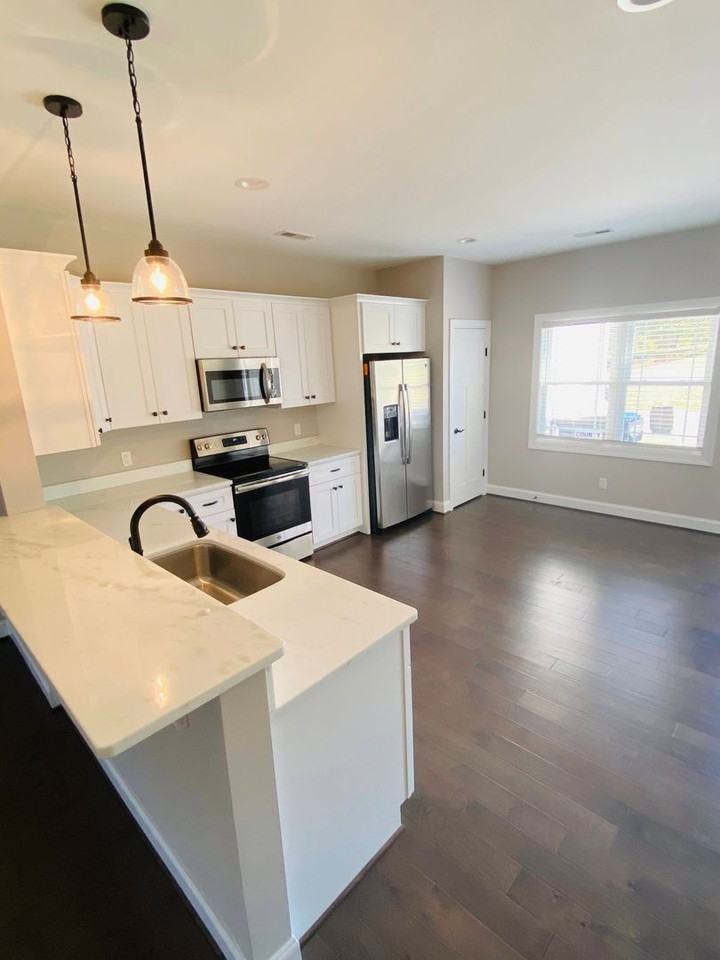 314 Meridian St - Photo 3 of 14