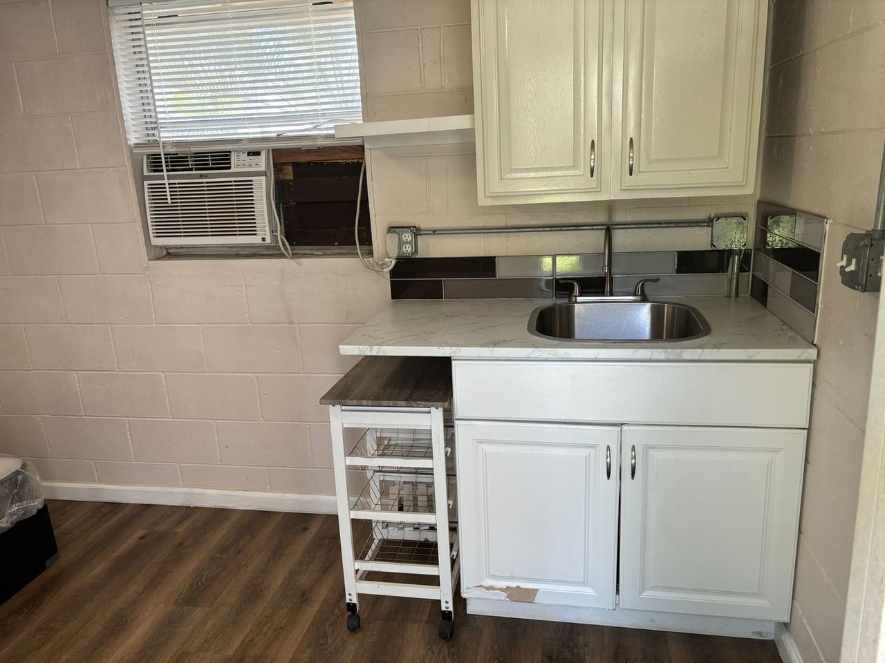 2705 E 8th Plz - Photo 3 of 9