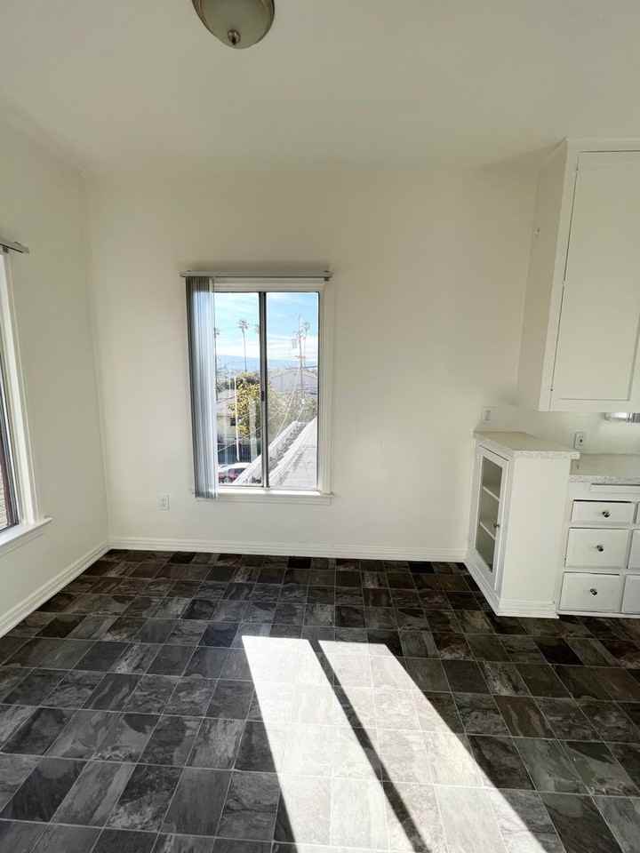 1147 Broad Ave. (El Portal) - Photo 5 of 15