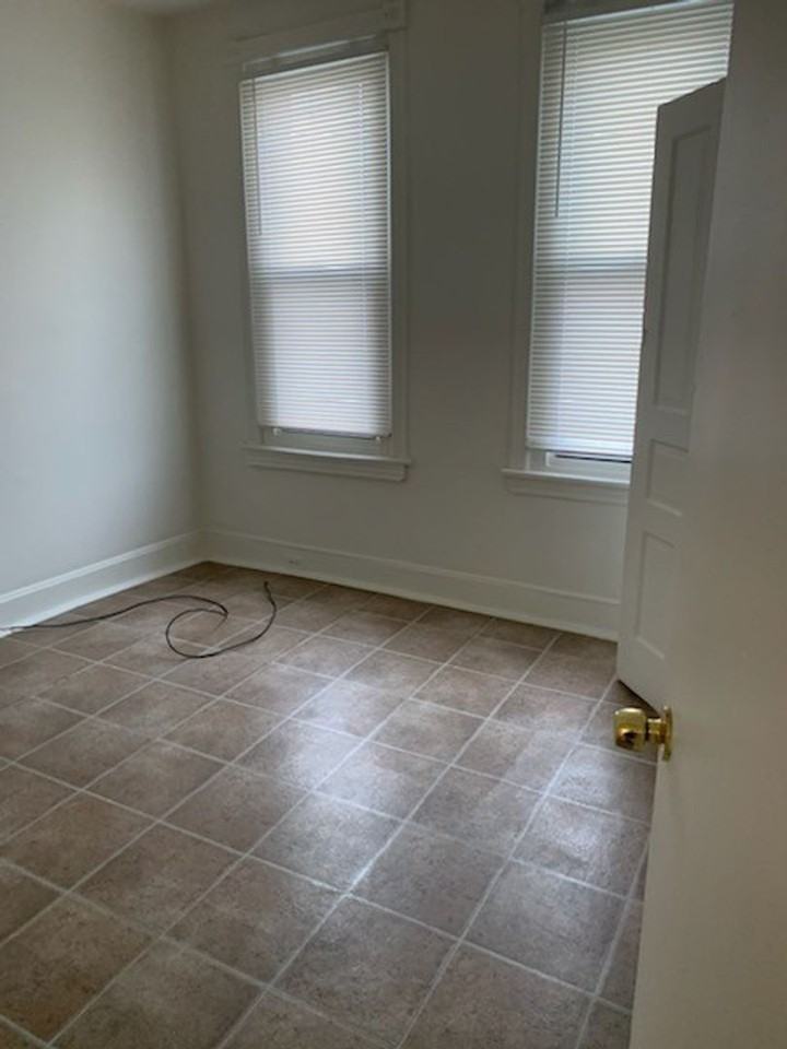 1634 S 24th St - Photo 2 of 7