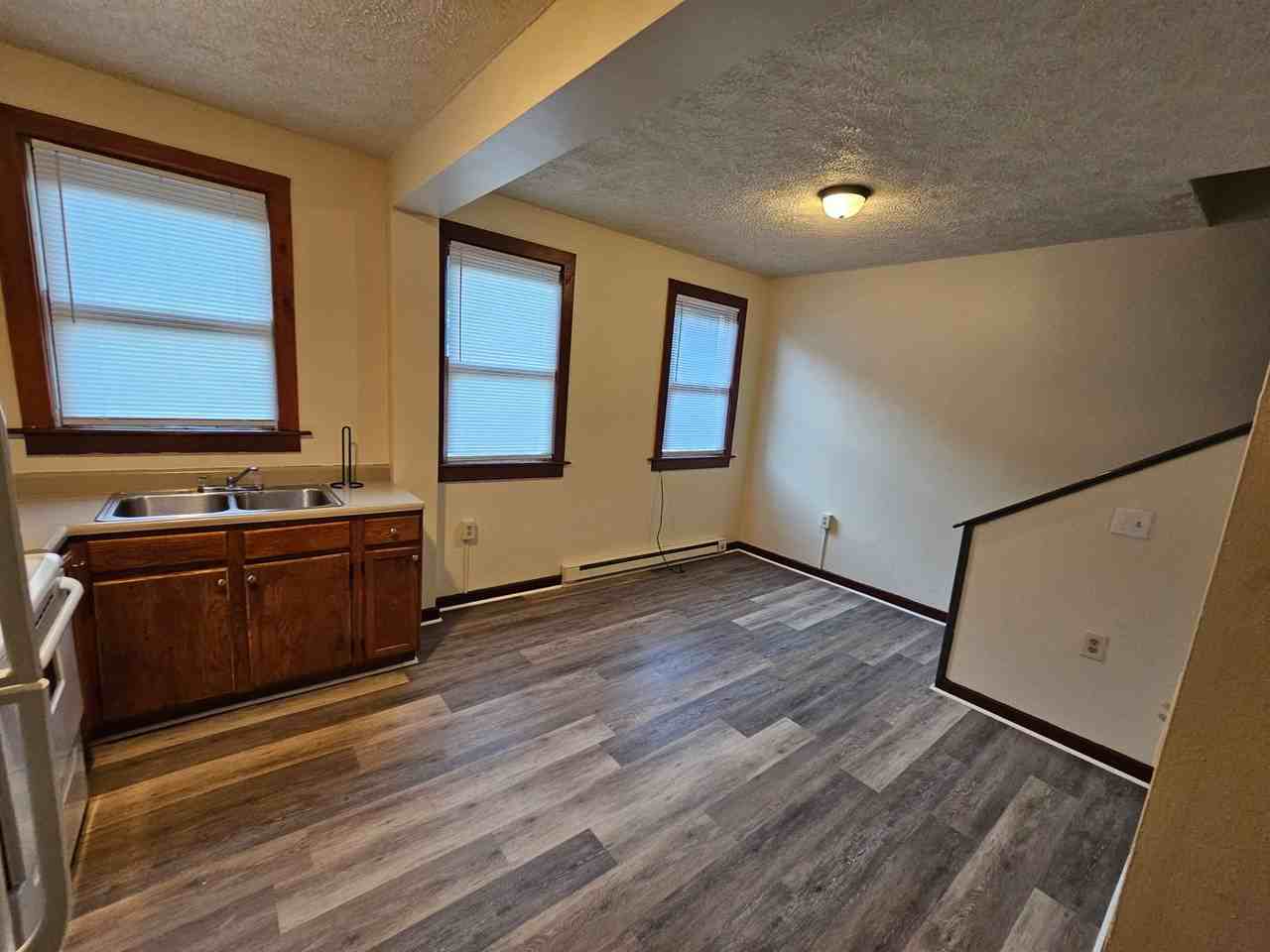 427 Goethe St - Photo 3 of 15