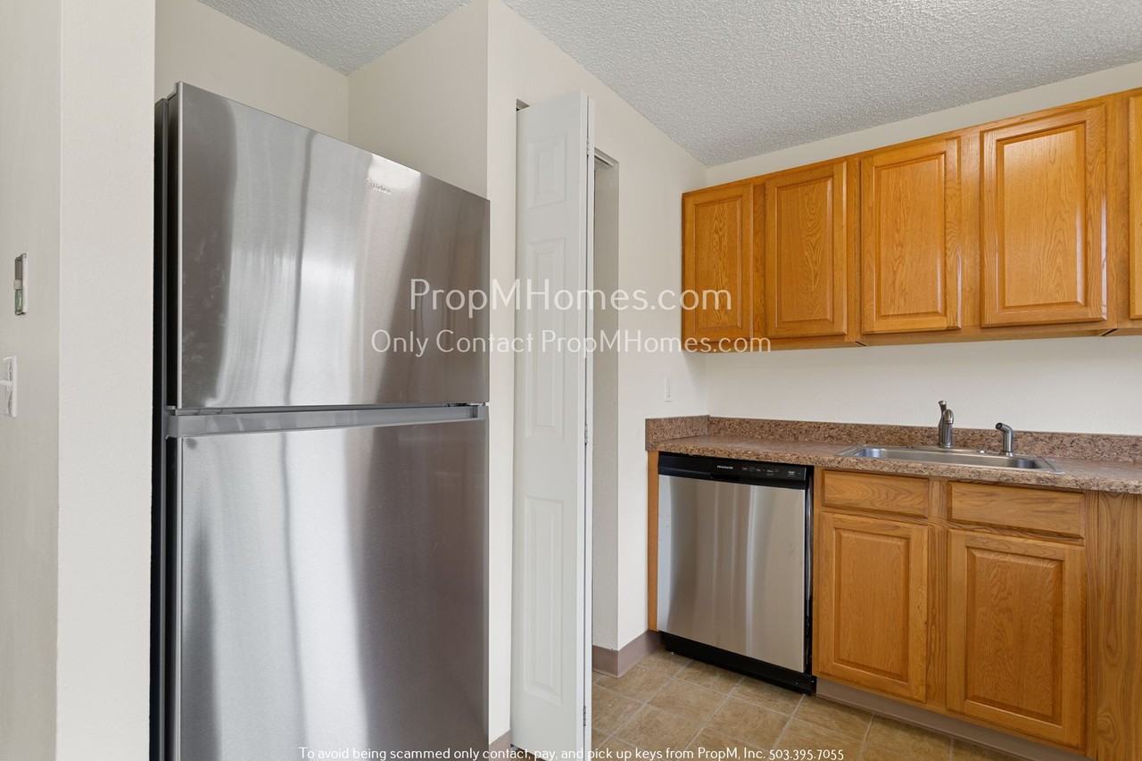 4057 N Alaska St - Photo 3 of 29