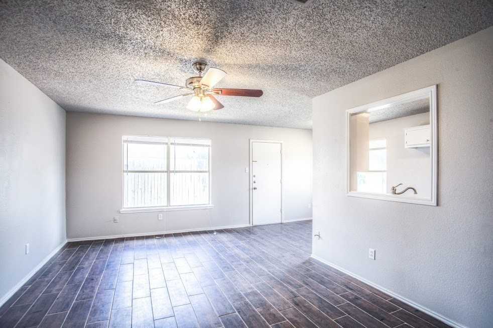 6310 21st St - Photo 3 of 11