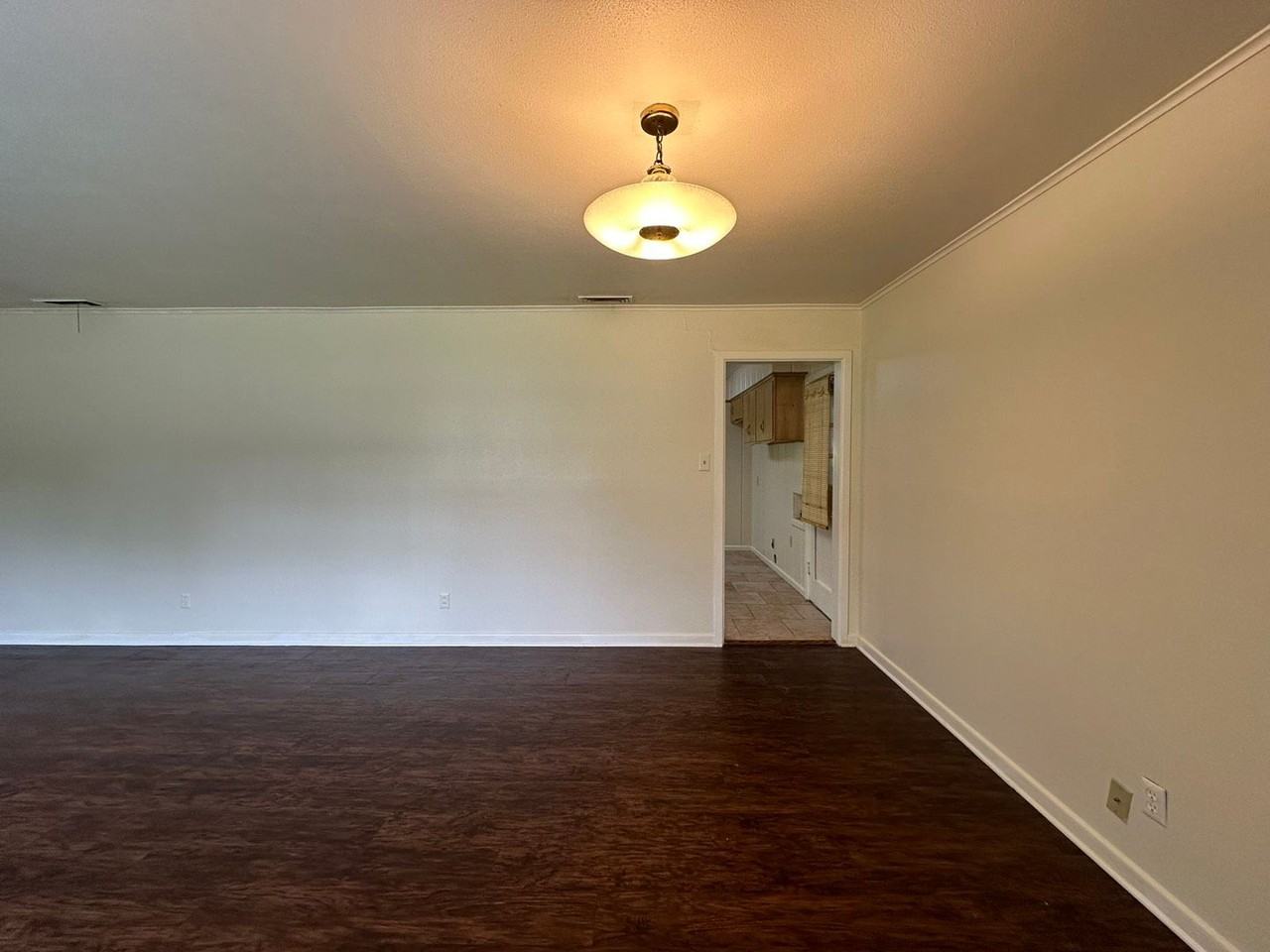 2725 Tanglewood Dr - Photo 5 of 25