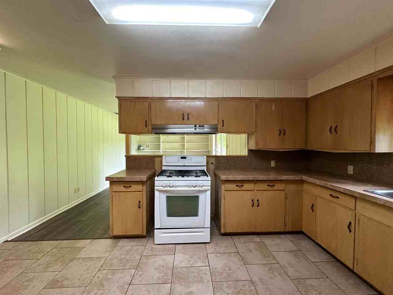 2725 Tanglewood Dr - Photo 7 of 25