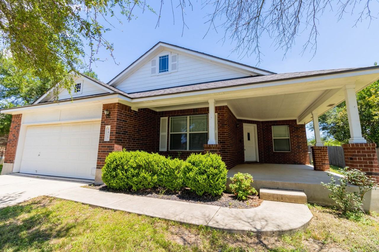 1415 Emblem Dr - Photo 2 of 36