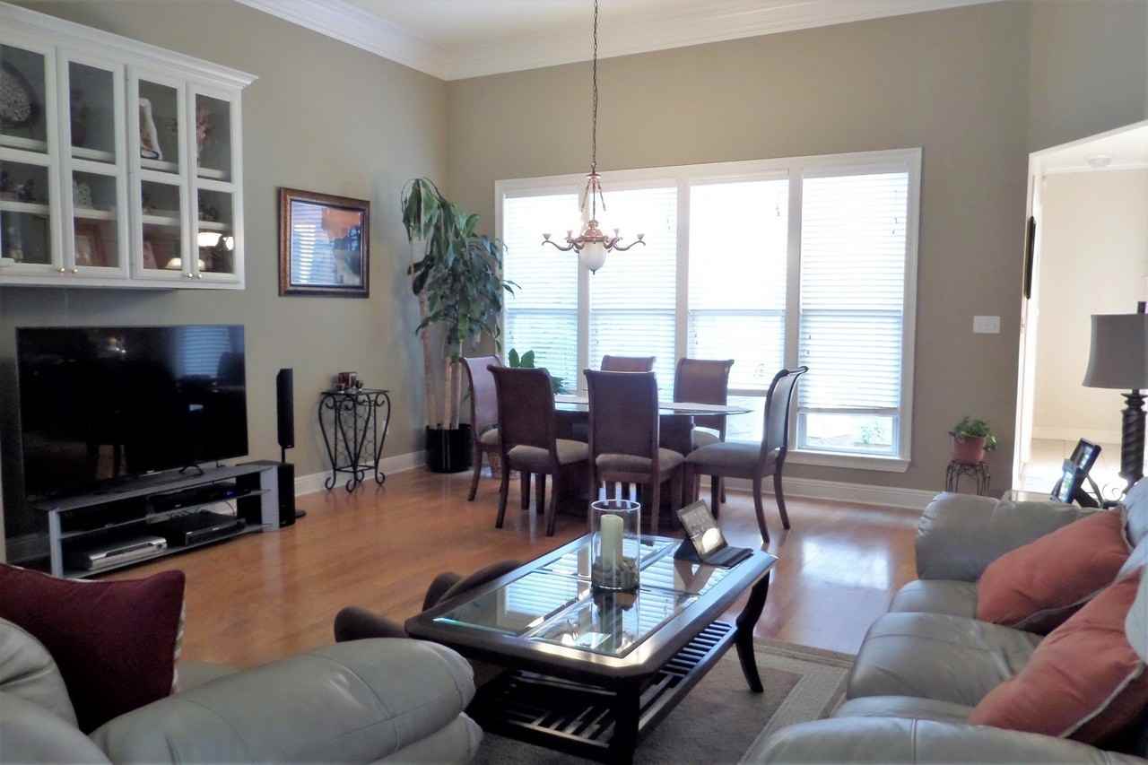 10854 Woodland Oaks Dr - Photo 3 of 19