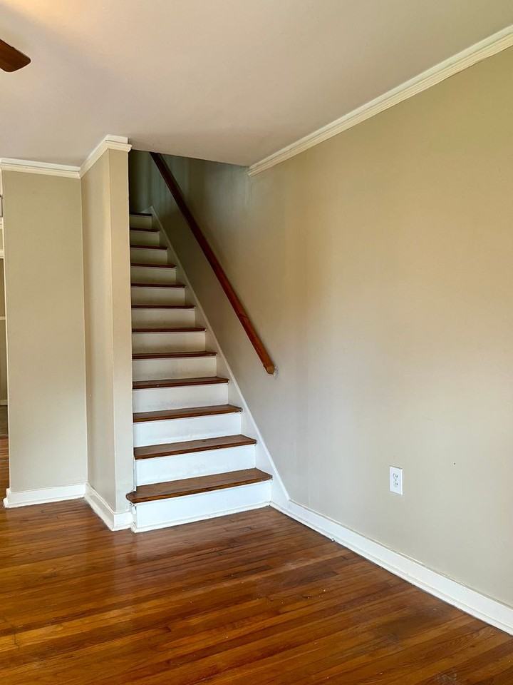 2560 Rittiner Dr - Photo 2 of 10