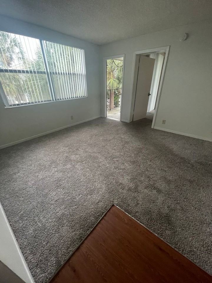 718 Executive Center Dr #36 - Photo 2 of 21