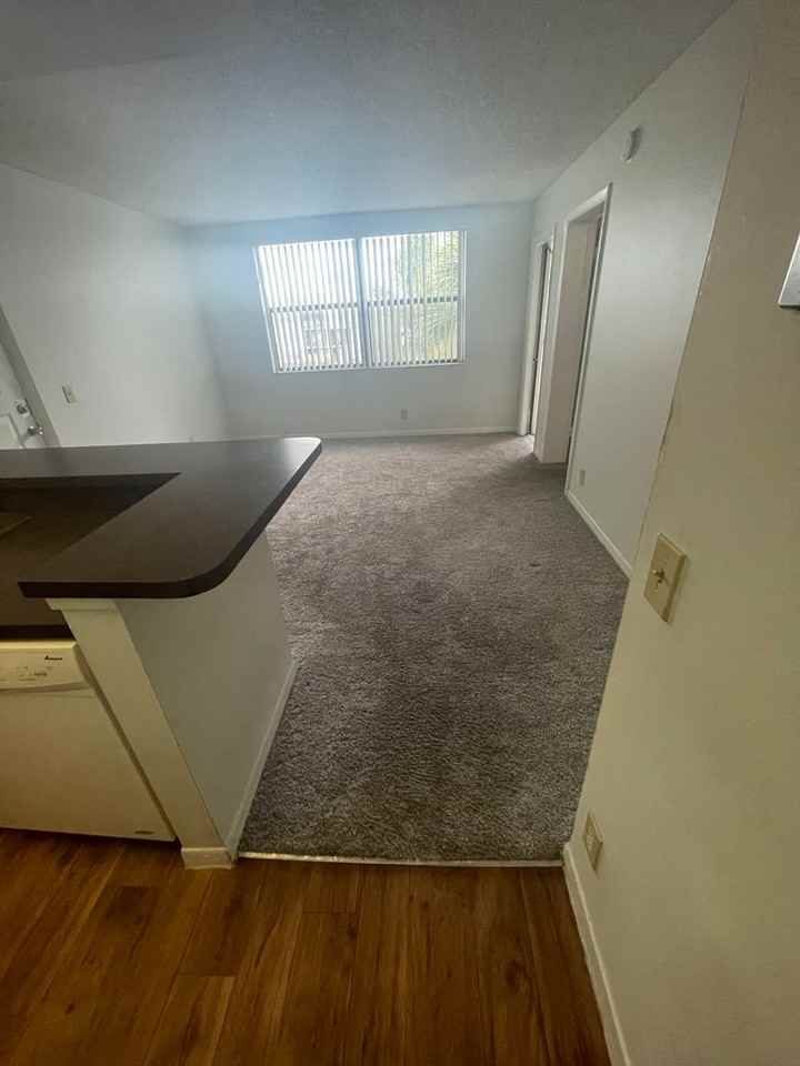 718 Executive Center Dr #36 - Photo 6 of 21