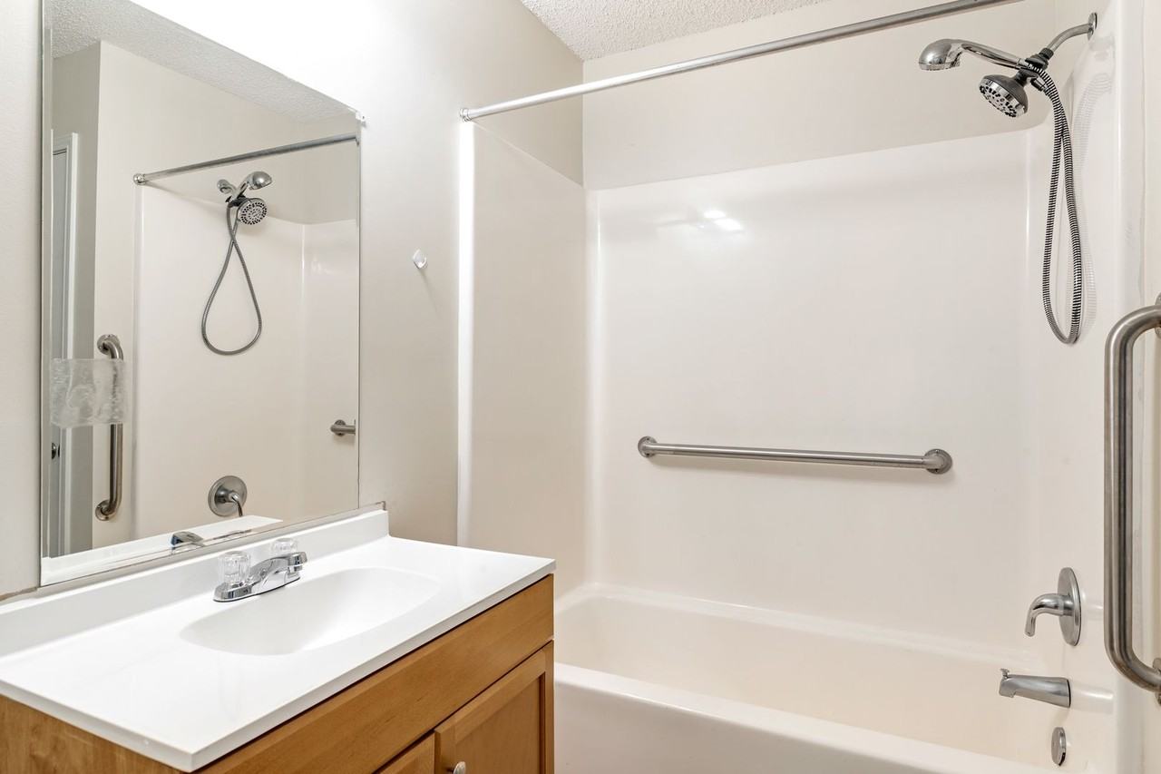 22577 Mattingly St - Photo 6 of 28