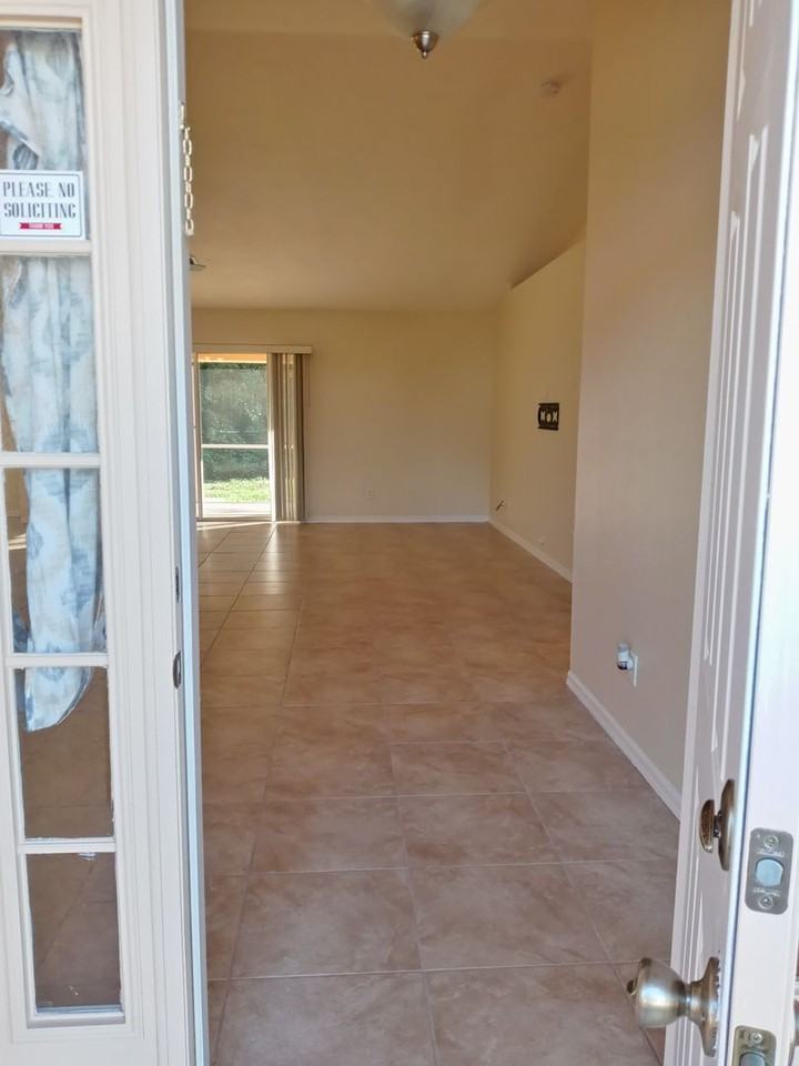 17031 Hillsborough Blvd - Photo 6 of 18