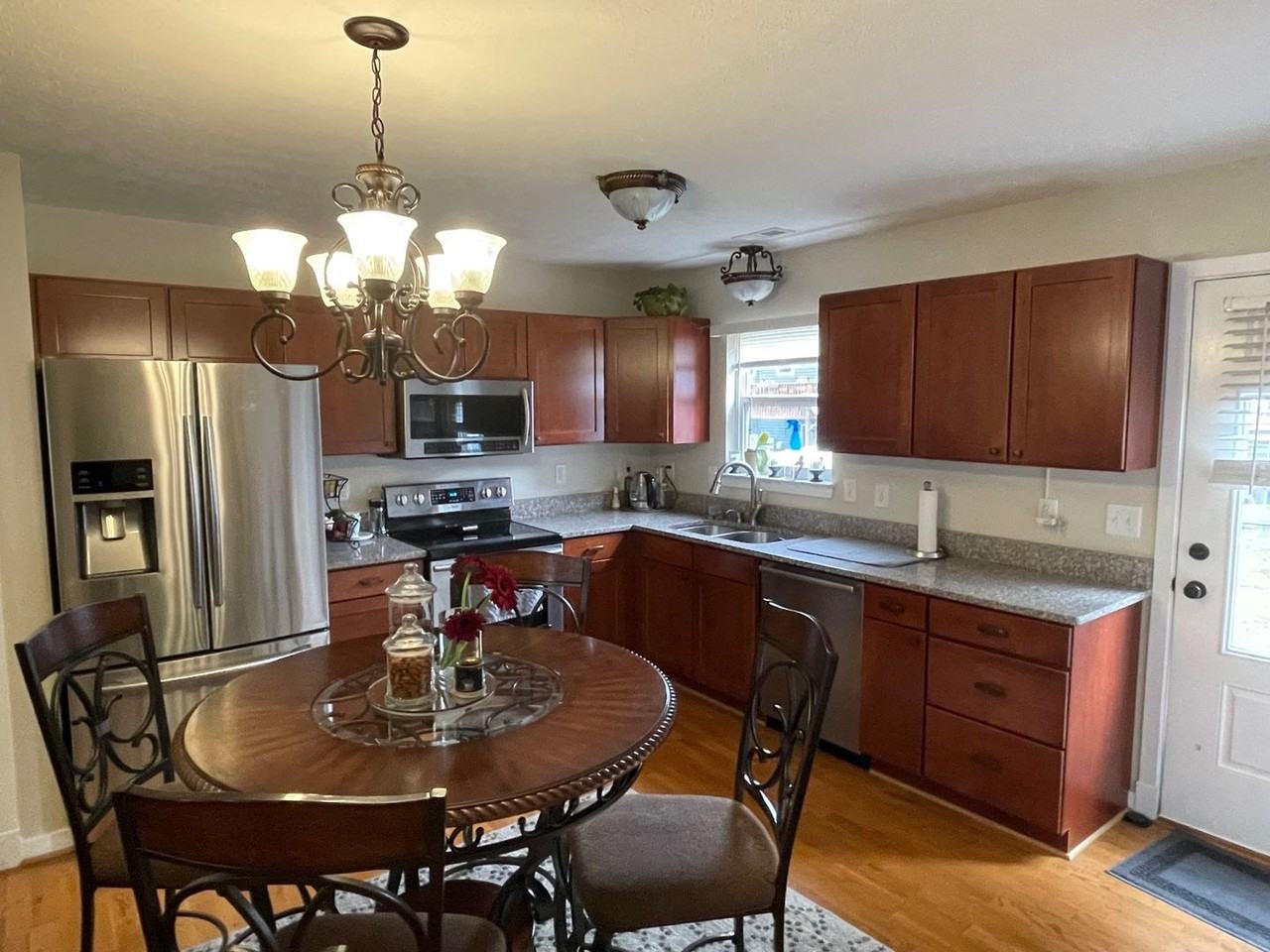 1262 Poets Ct - Photo 6 of 13