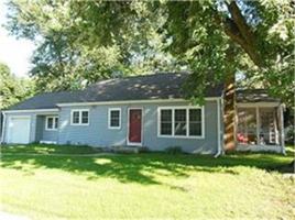 featured image of 718 N Shore Dr