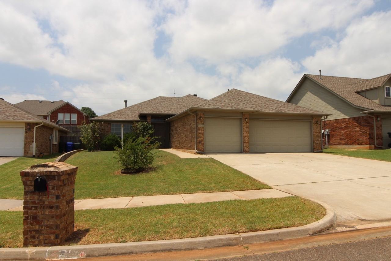 512 Woodsong Drive - Photo 2 of 27