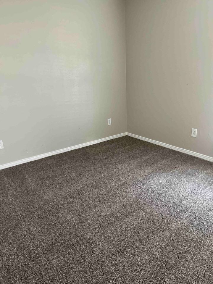 114 Shadybrook Dr - Photo 4 of 8